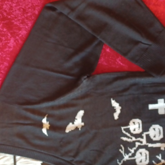 DOLLSKILL 2X TRICKZ N TREATZ BLACK/WHITE LONG-SLEEVED CARDIGAN BUTTON DOWN - Picture 9 of 16